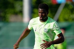 世体:巴萨B队18岁边后卫法雷右膝外侧韧带受伤,将伤缺3到4个月